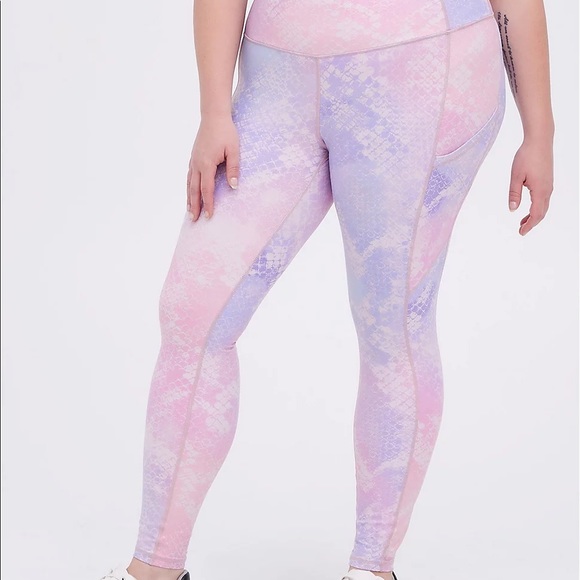 Torrid - Mermaid skin active LEGGING - PERFORMANCE CORE PURPLE SHINE - Picture 3 of 3